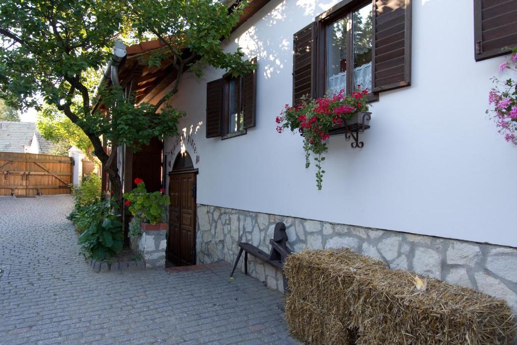 Fogado Az Oreg Preshez Hotell Mór Rum bild