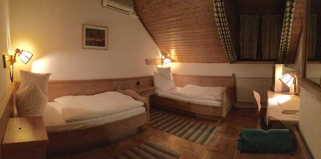 Fogado Az Oreg Preshez Hotell Mór Exteriör bild